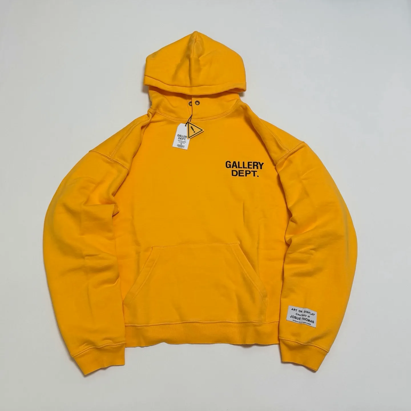 More details GALLERY DEPT. 90'S GD LOGO HOODIE 90's retro destruction yellow English hoodie Yellow S-XL Needs custom weaving and dyeing 500g high weight sweatshirt fabric Light fleece treatment on the inside Overall quite wide and comfortable Loose version Trendy and fashionable Same as the original version No hand-feeling printing process with water slurry Original consistent hang tag with G LOGO hanging beads